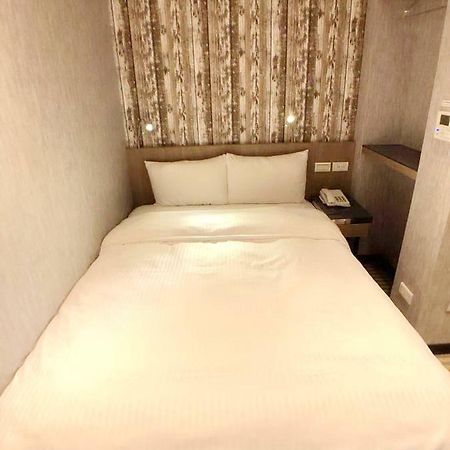 Red 13 Apartment Тайпей Екстериор снимка
