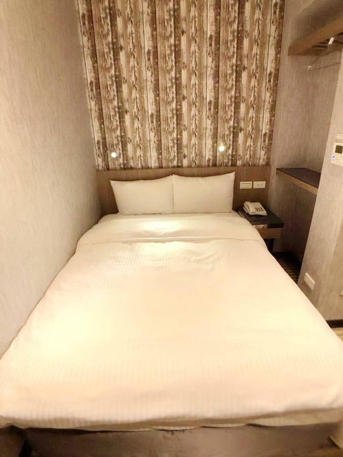 Red 13 Apartment Тайпей Екстериор снимка