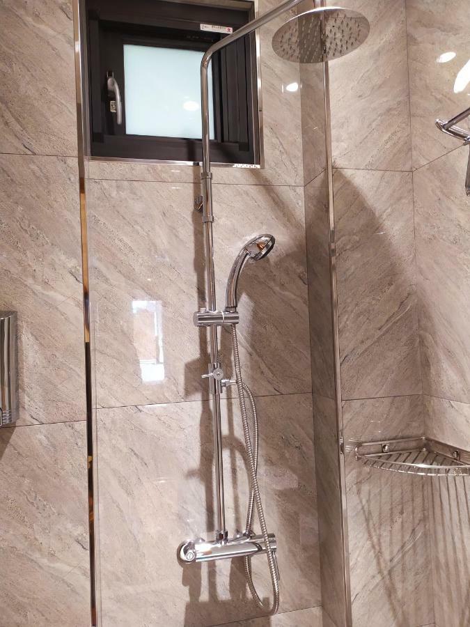 Red 13 Apartment Тайпей Екстериор снимка
