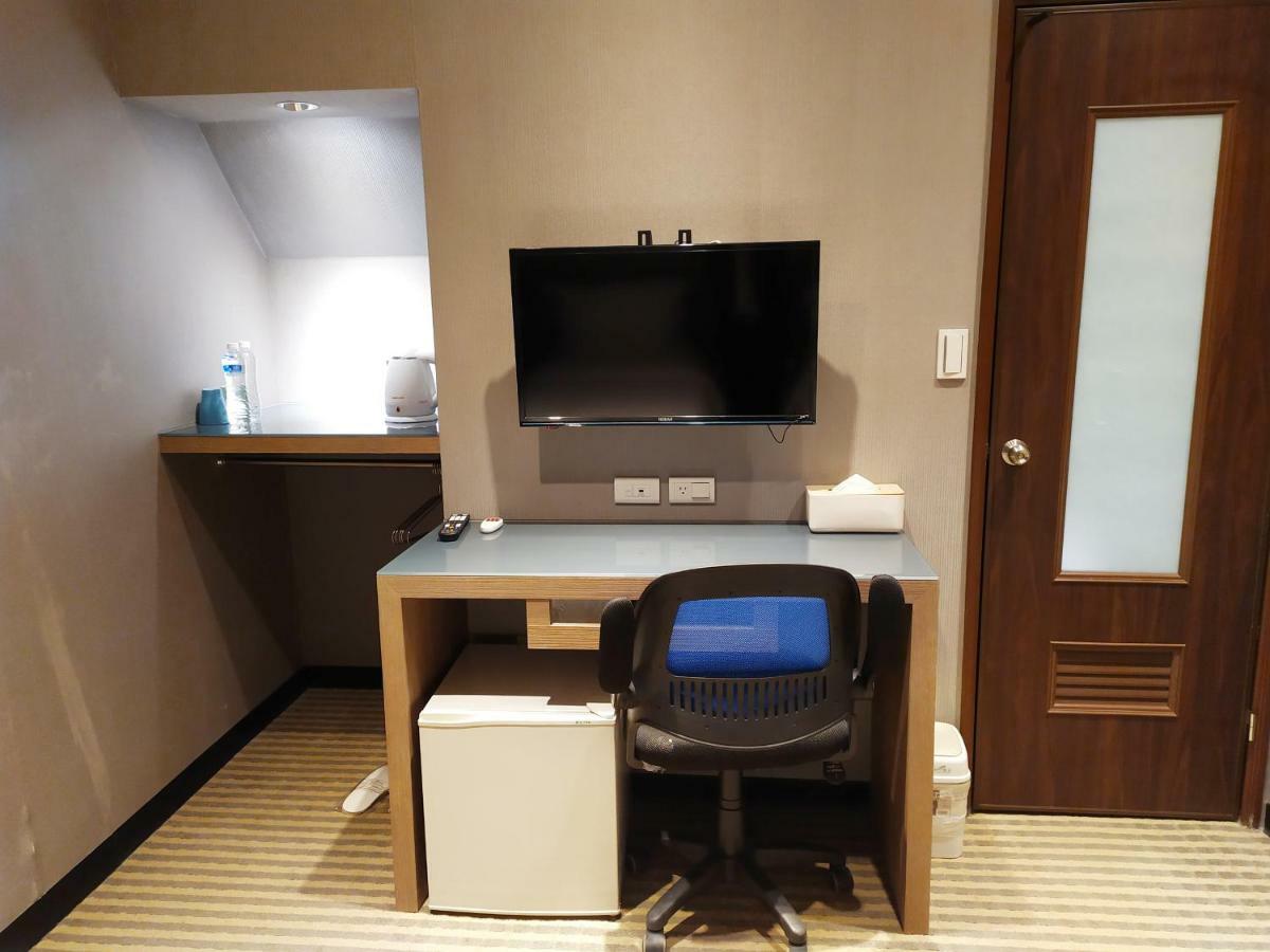 Red 13 Apartment Тайпей Екстериор снимка