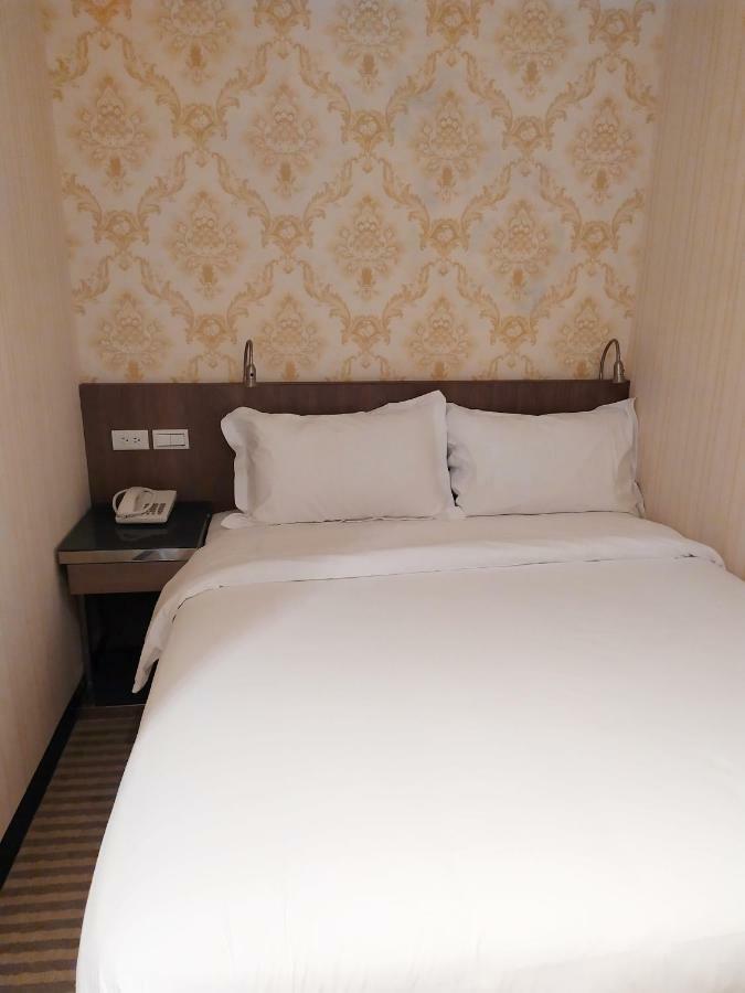 Red 13 Apartment Тайпей Екстериор снимка