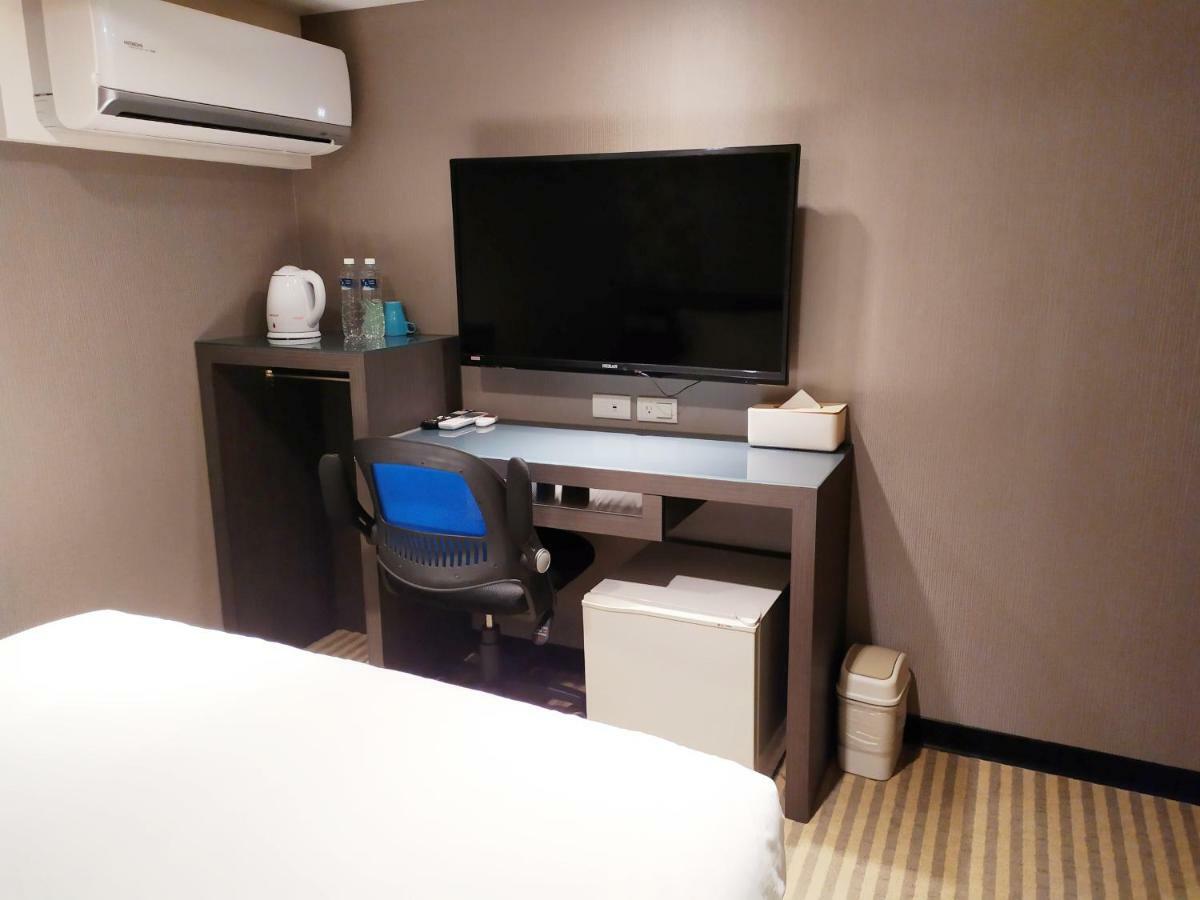 Red 13 Apartment Тайпей Екстериор снимка